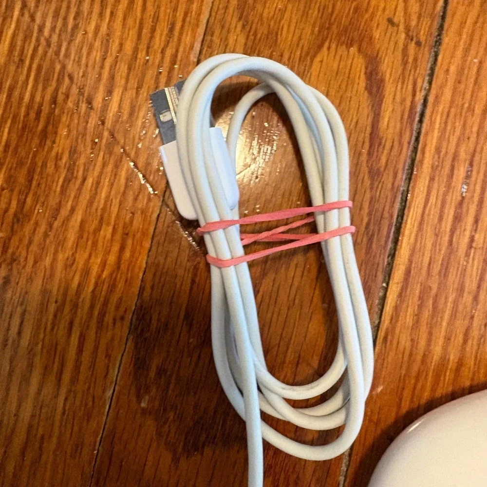 Apple white aluminum